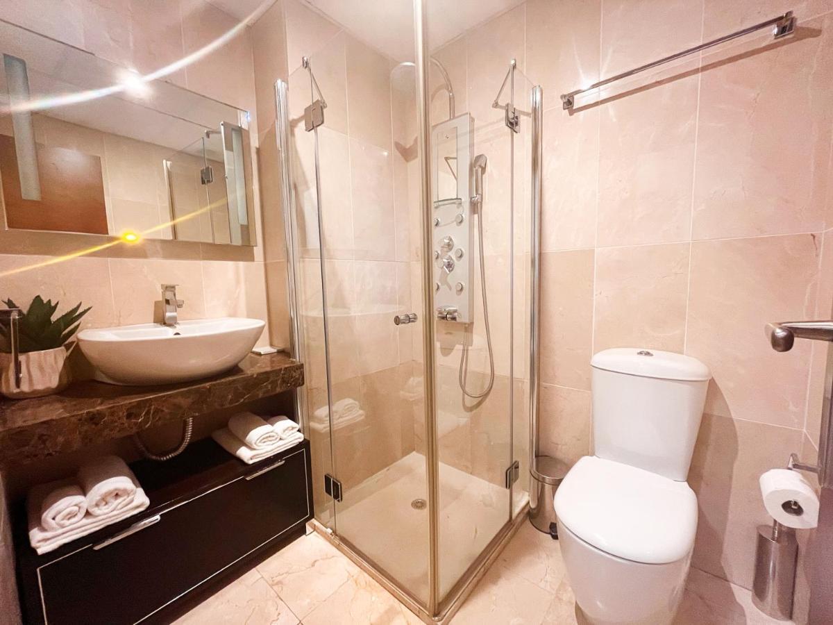 Homely Malaga Carreteria Con Piscina Exteriör bild